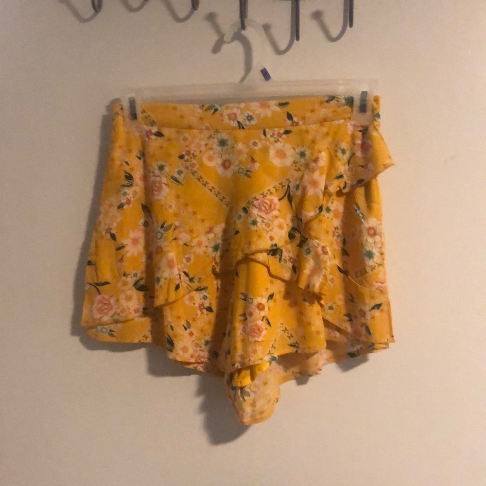 Cute yellow dress shorts